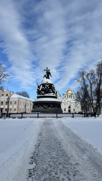 Большое спасибо Максиму за замечательную экскурсию, было интересно, познавательно, а главное мы не успевали замерзать, так