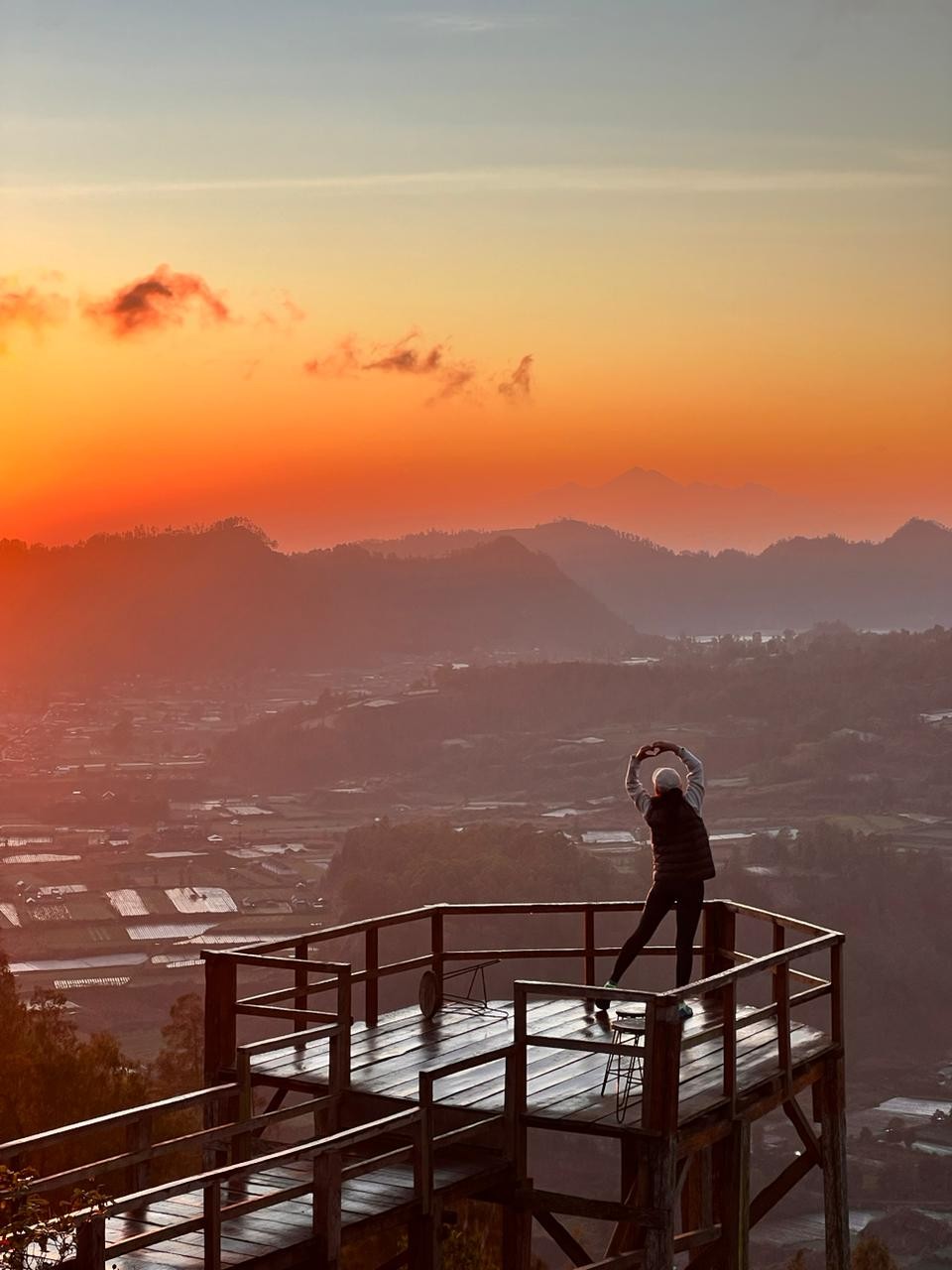 Благодарим Эльдара за организацию тура на Батур! Рассвет был шикарен, прекрасный водитель, который стал гидом в