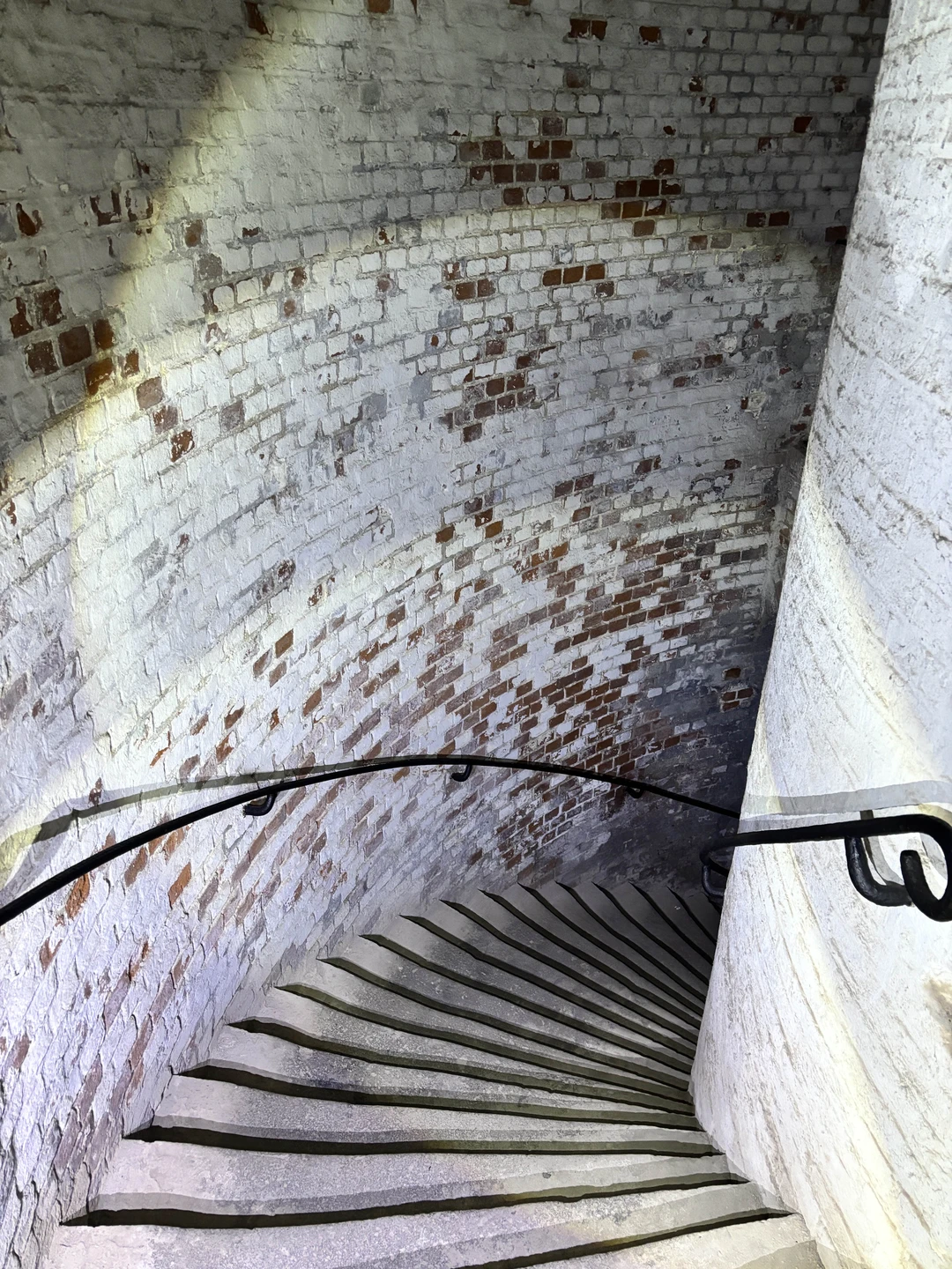 Очень классная экскурсия! Прекрасный гид Алексей, очень интересно рассказывает) Всем рекомендую!