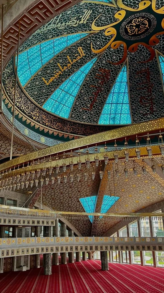 Ездили на экскурсию Грозный, Шали и Аргун. в Чечне никогда не были, гид у нас был