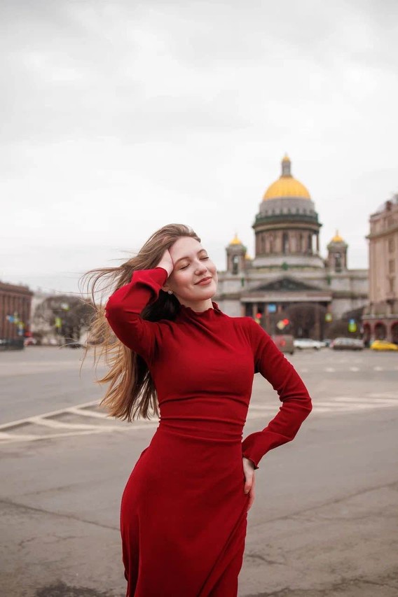 Получила прекрасные, качественные фотографии очень быстро 😍 приятный фотограф, красивые локации, хорошее настроение, советую 🫶🏻