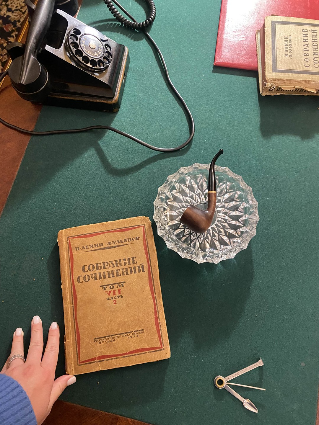 Была экскурсия с гидом Ириной. Понравилось! Много информации о том времени, конечно, о Сталине. Время пролетело