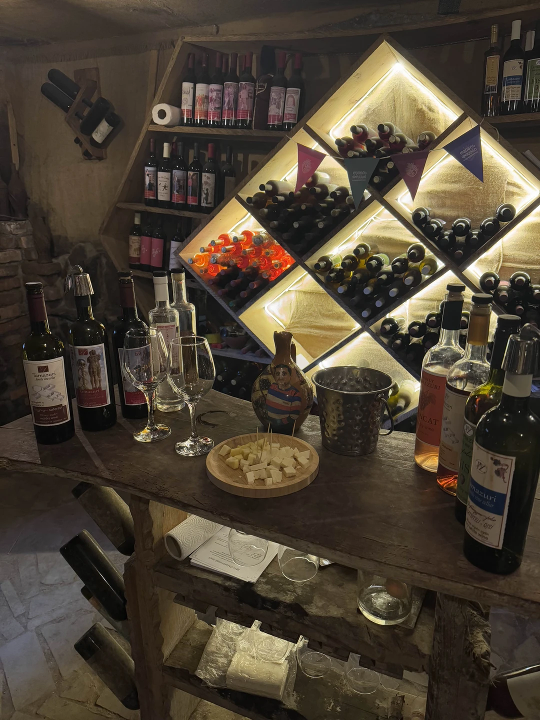 Сегодня были на экскурсии и остались под огромным впечатлением! Место просто прекрасное! Тамаз показал свой сад,