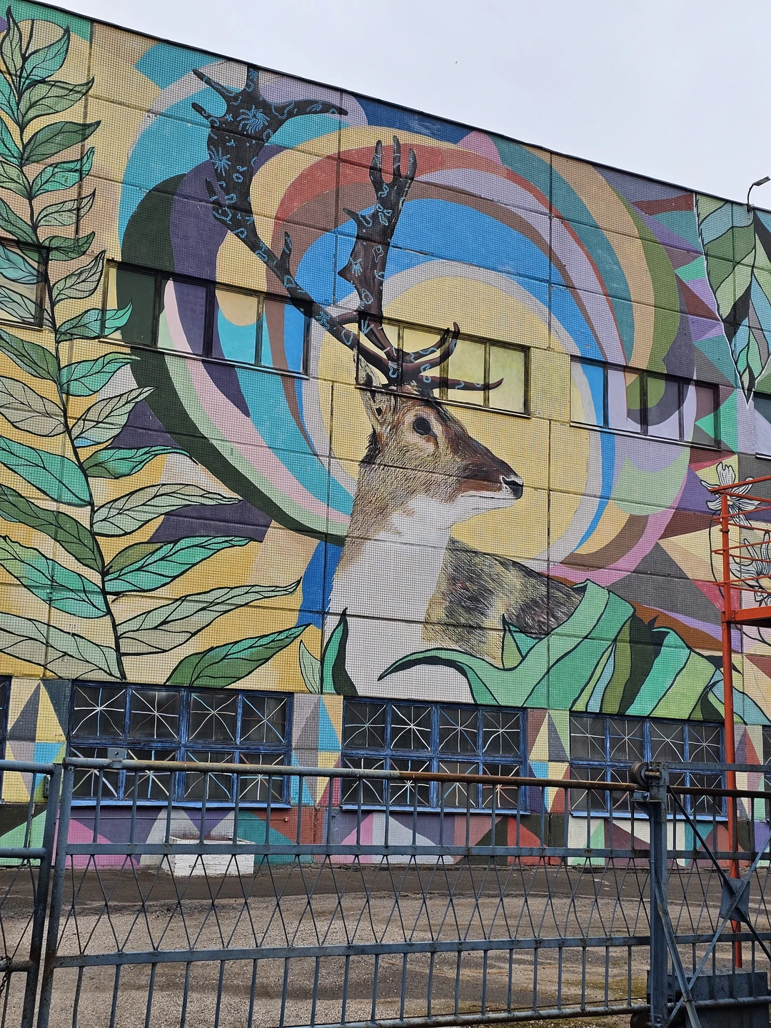 Шикарнейшая экскурсия с Вячеславом. Потрясающе интресный рассказчик, адаптировано под разновозрастнлй состав группы. Очень масштабно и в