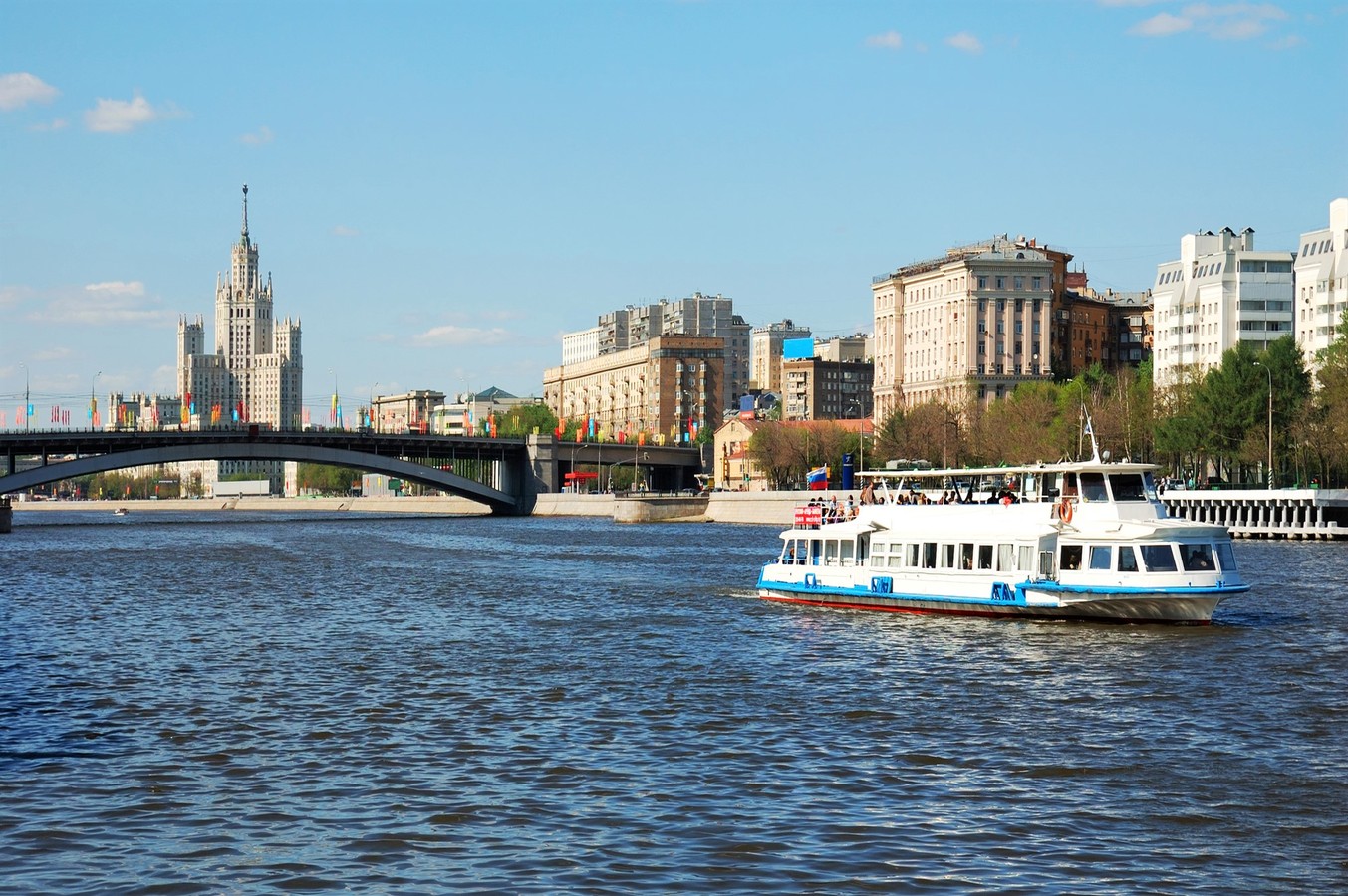 Гранд-экспресс по Москве-реке от причала «Воробьёвы горы»