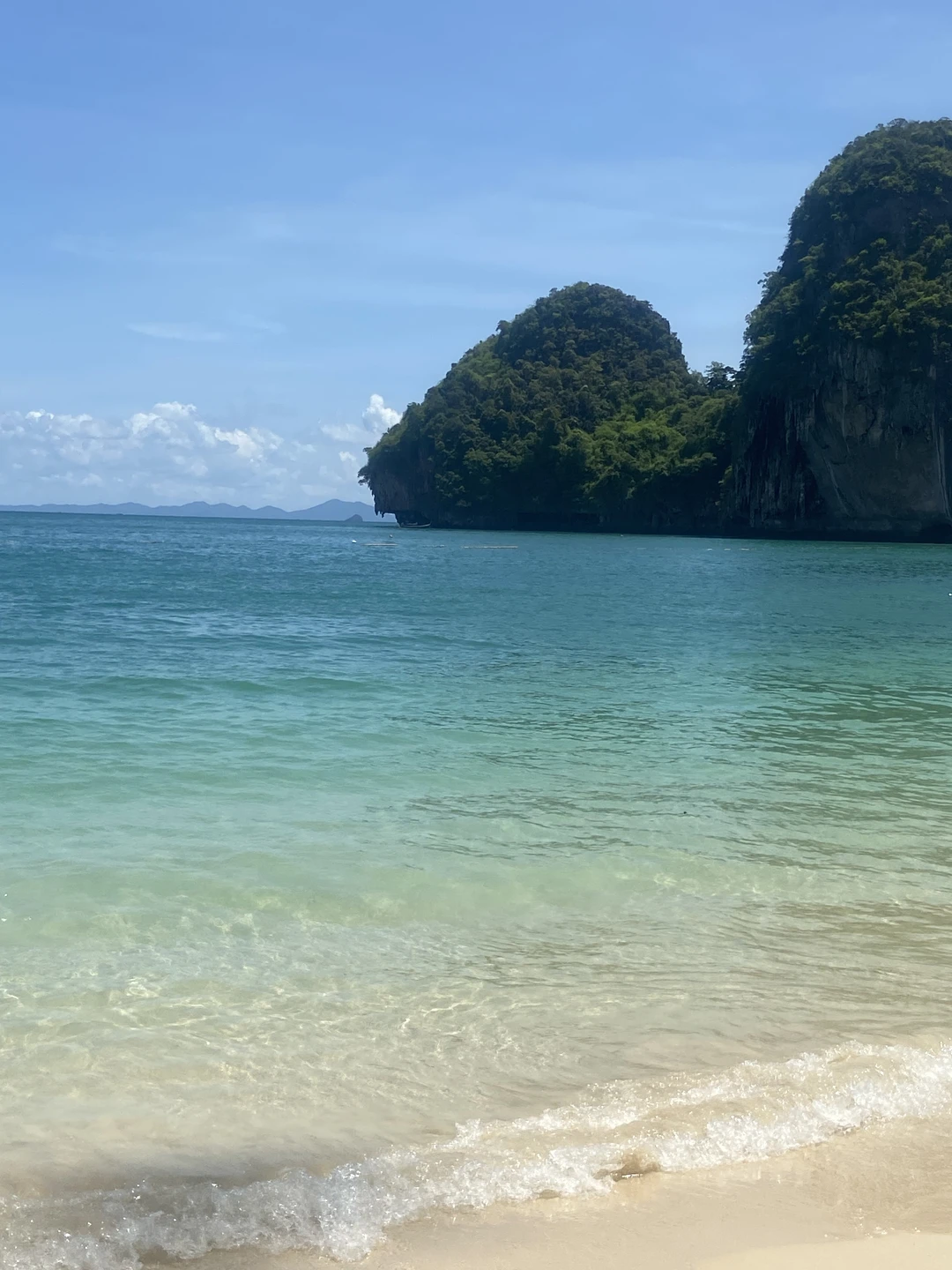 Отличная экскурсия, длительностью с 8:00 до 14:30 (с отеля до отеля). Красивейшие морские виды, теплая изумрудная