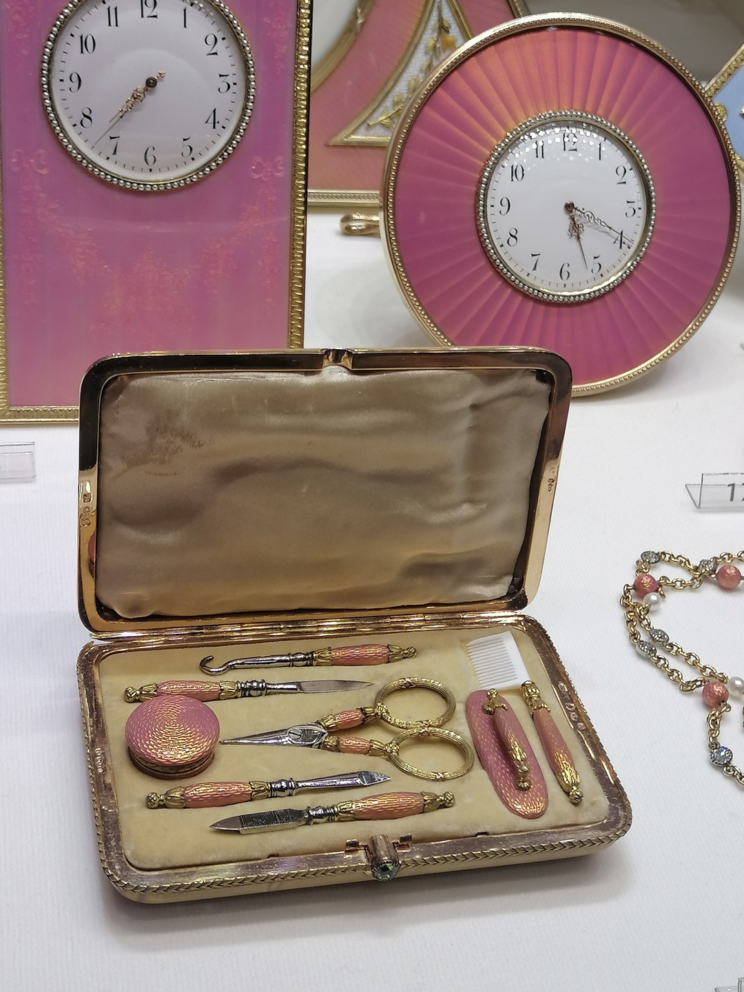 Ари - прекрасный экскурсовод. Время пролетело незаметно. Мы очень много новой, интересной информации узнали, ведь это