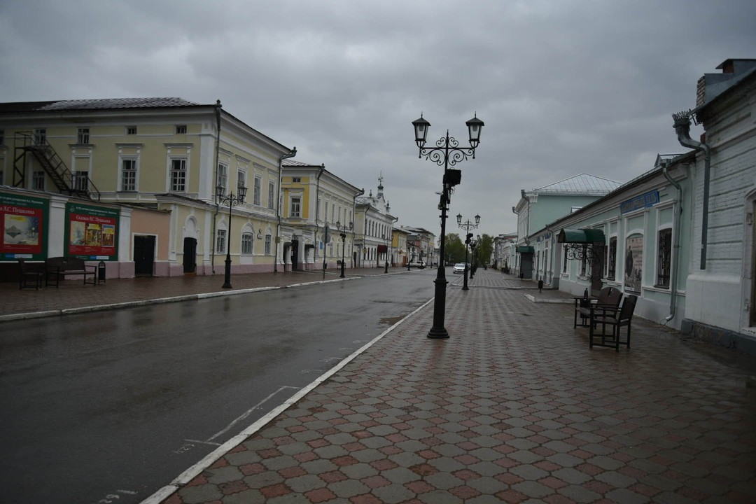 Отличные гид-сопровождающий и гид-экскурсовод по городу! Прекрасные экскурсоводы в музее! Но очень мало времени на сам