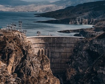 Бархан Сарыкум, Сулакский каньон, прогулка на катере и Тёщин язык