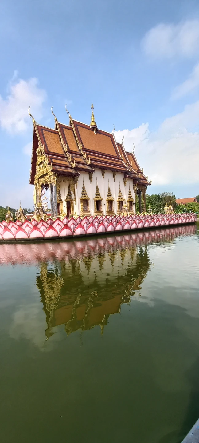 Юрий, спасибо вам большое за нашу экскурсию по Самуи! Это было здорово! Интересно, увлекательно! Красивые места