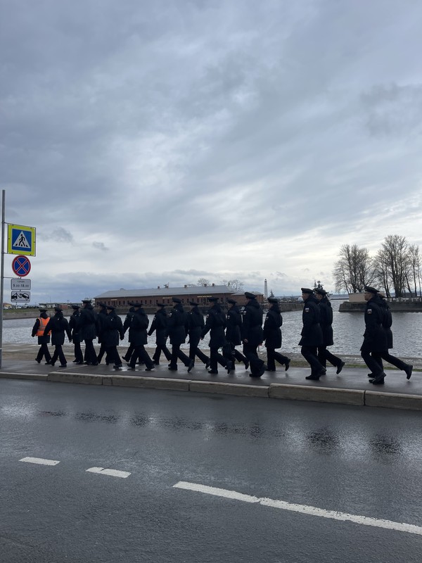 Виды Кронштадт в мини-группе на комфортабельном автомобиле