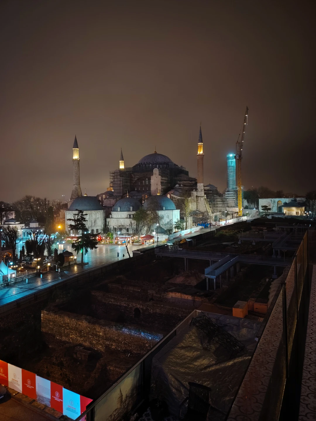 У нас случилась задержка рейса 12часового перелёта. С Волканом мы обсудили маршрут и скорректировали его в