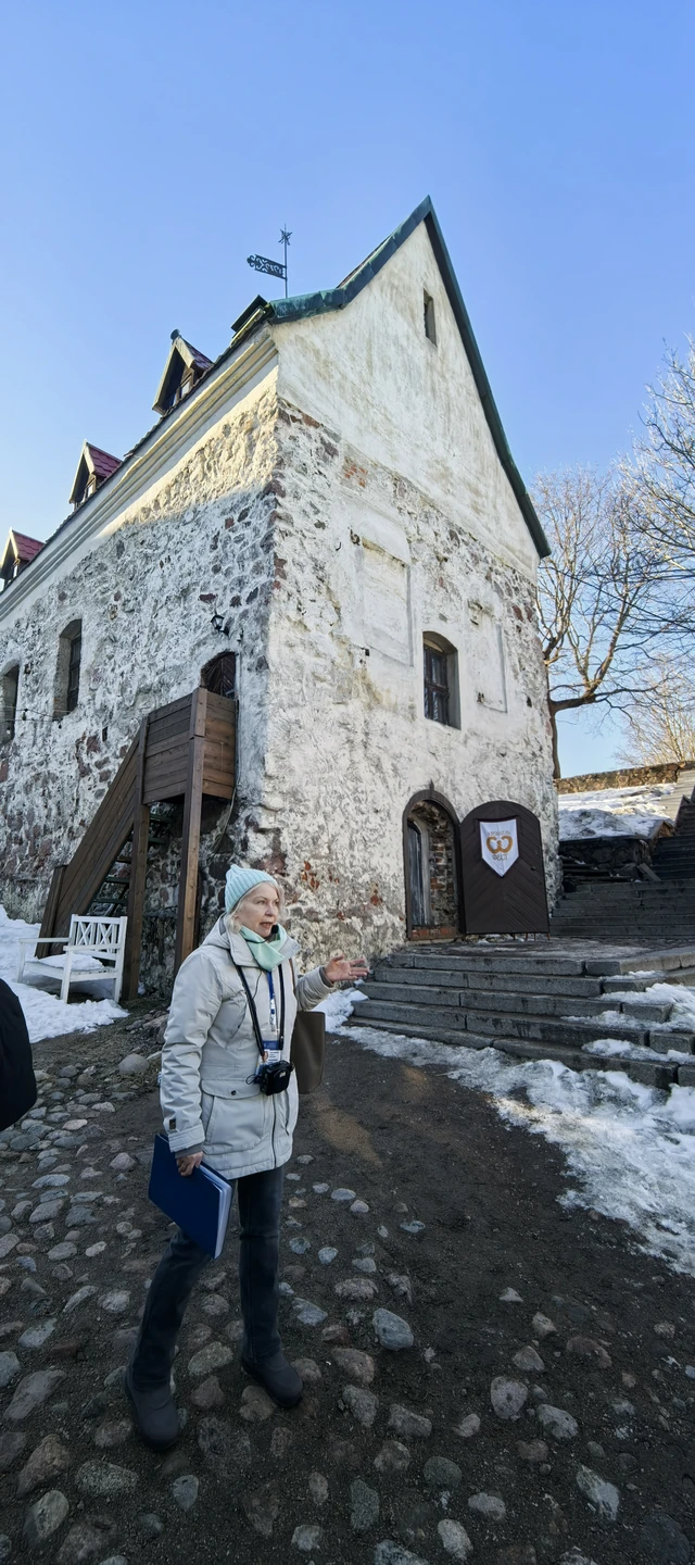 Очень понравилась экскурсия! Гид Любовь - выше всяких похвал. Водитель Павел очень аккуратный. Экскурсия очень содержательная и познавательная