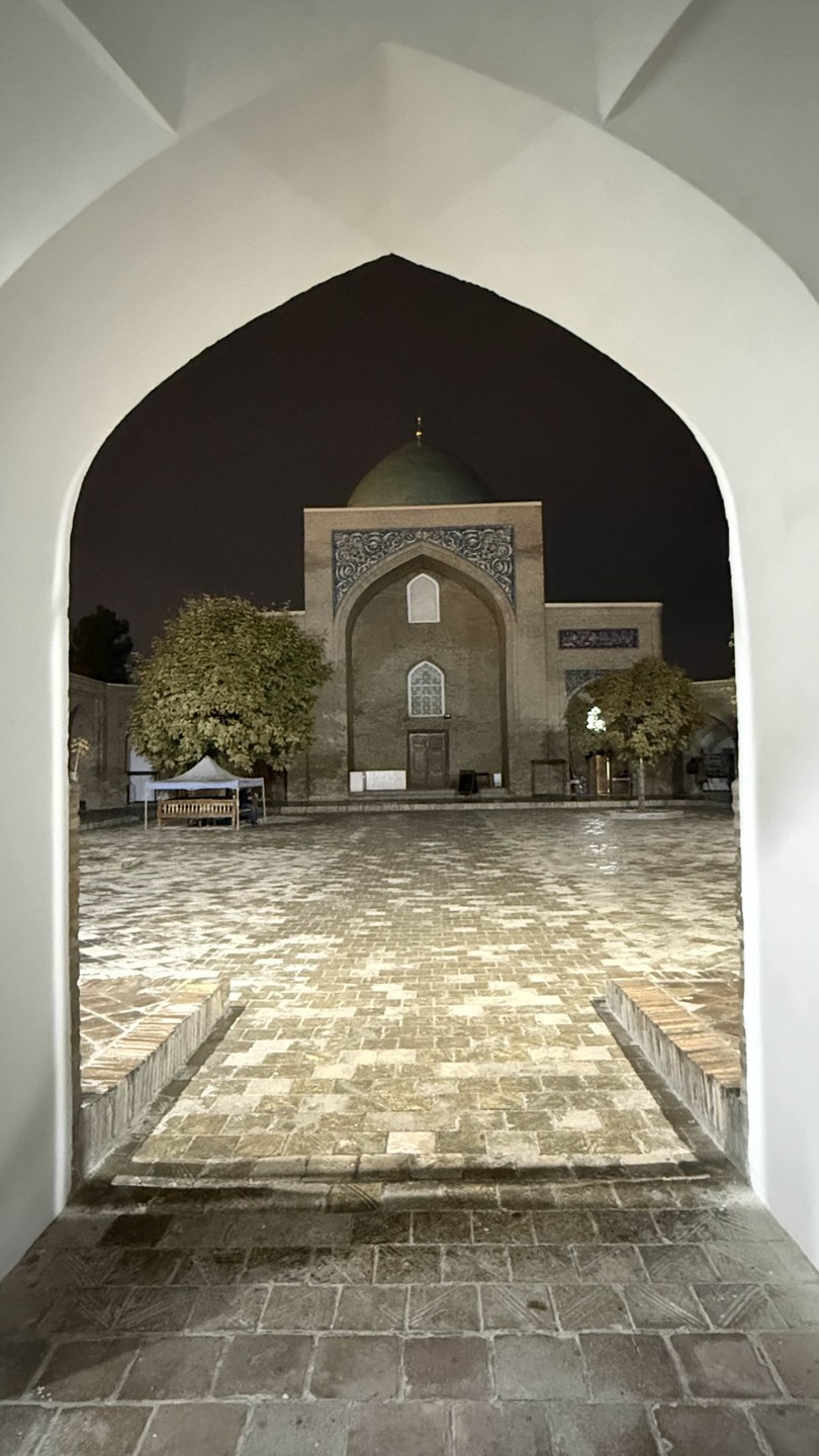 Прекрасная экскурсия, чудесный гид Шерзод. Интересные рассказы и индивидуальный подход гарантирован! Очень понравилось) спасибо 🙏