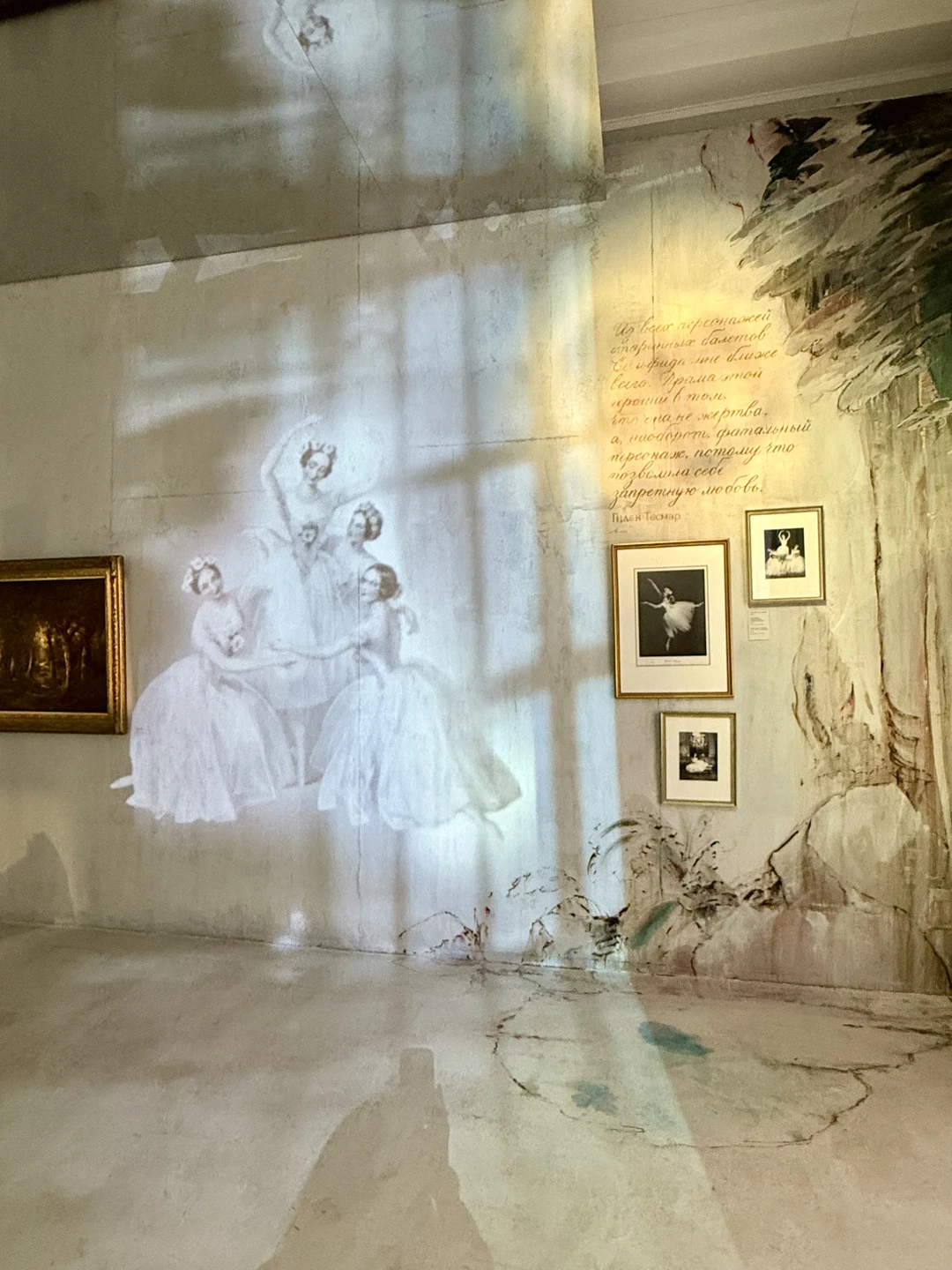 Были на экскурсии 1 марта. Ольга потрясающий гид. Невероятное знание темы и полное погружение в атмосферу