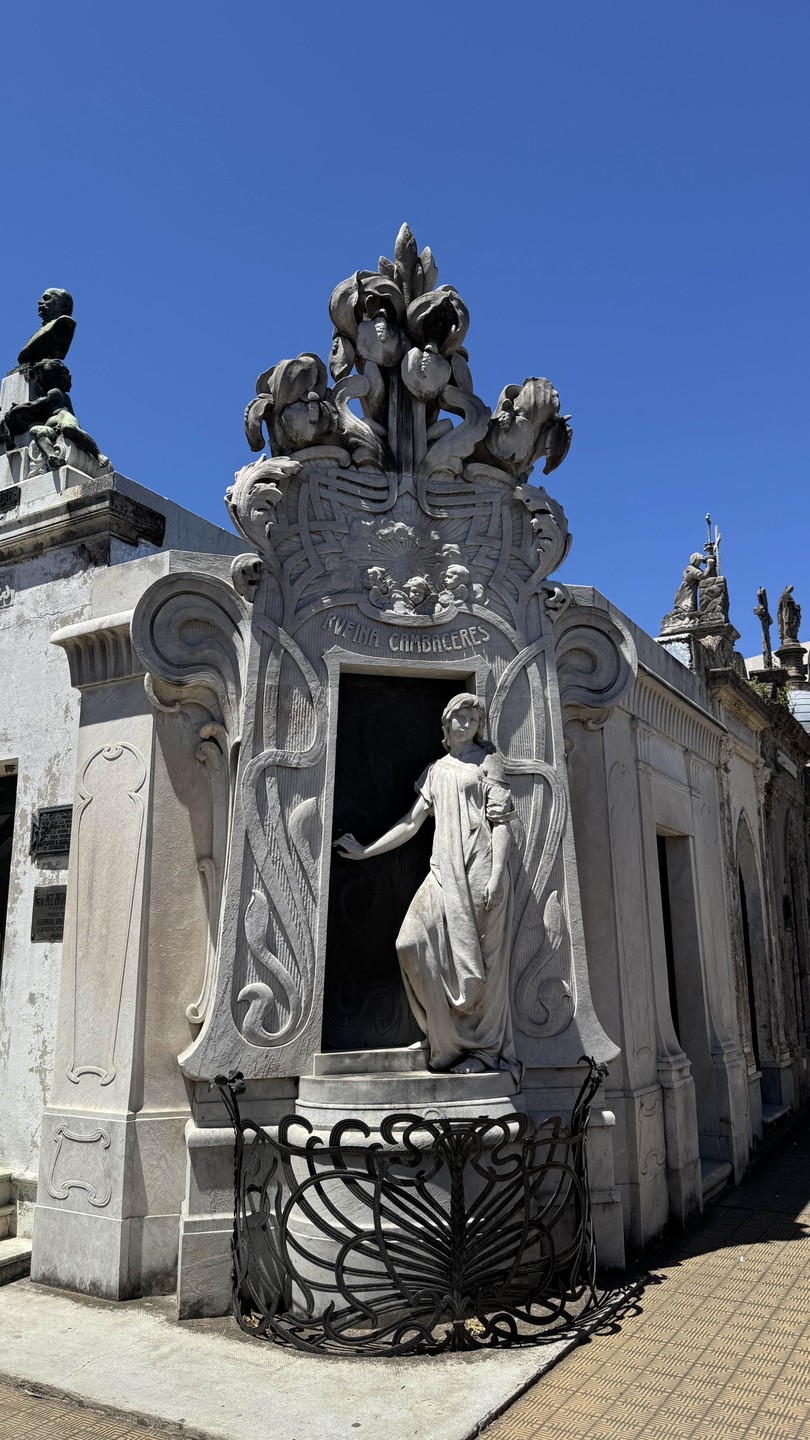 Были на экскурсии у Ксении 23.11, все прошло чудесно, Ксения - очень профессионально и интересно рассказывает