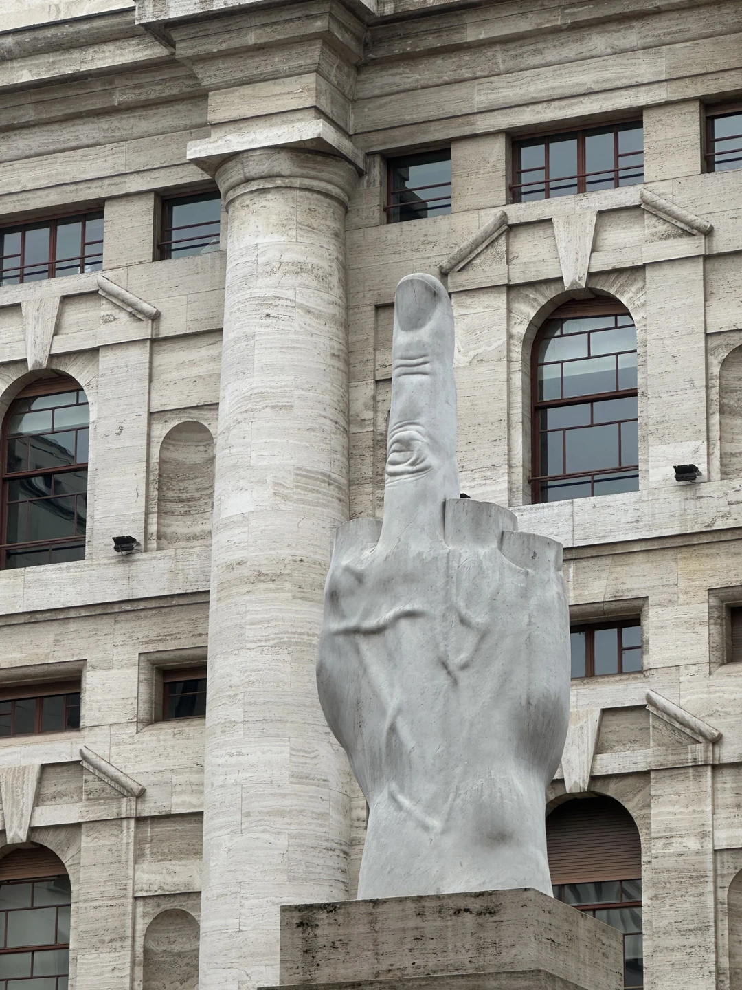 Нам очень понравились две экскурсии, которые мы сделали с Артуром по Милану. В первый день была