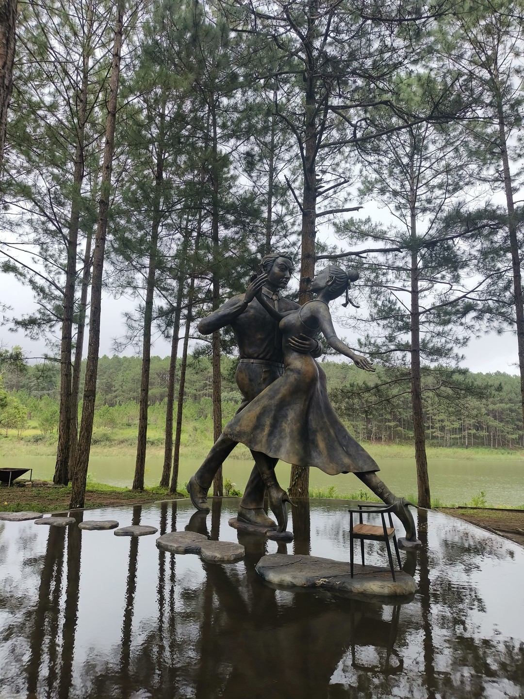 Безусловно, экскурсия зависит от гида. Нам очень повезло, небольшая группа, гид Николай с хорошим юмором и