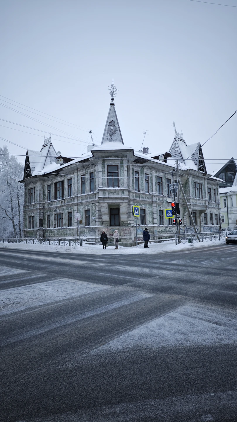Отличная экскурсия! Гуляли 4 часа, при этом время пролетело незаметно! Владислав отличный гид, очень увлеченный своим