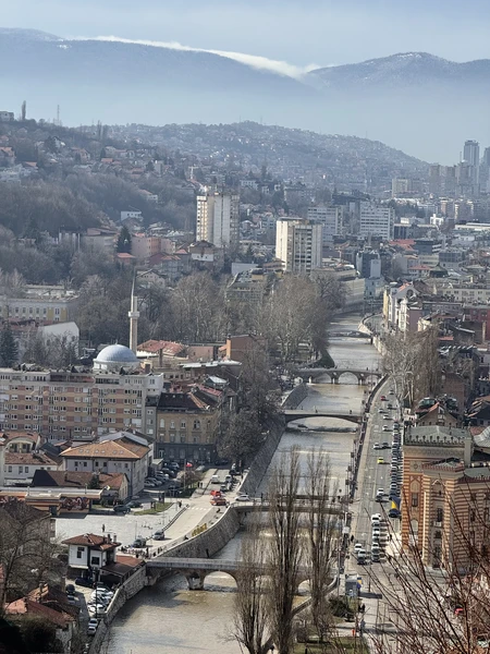 Без прогулки с Наданом наше впечатление о городе было бы неполным! Сараево — самобытный, настоящий и