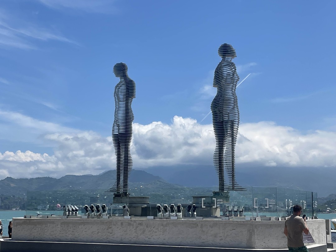 В целом хорошая экскурсия. Пешеходная. Основные достопримечательности старого Батуми входят в программу.