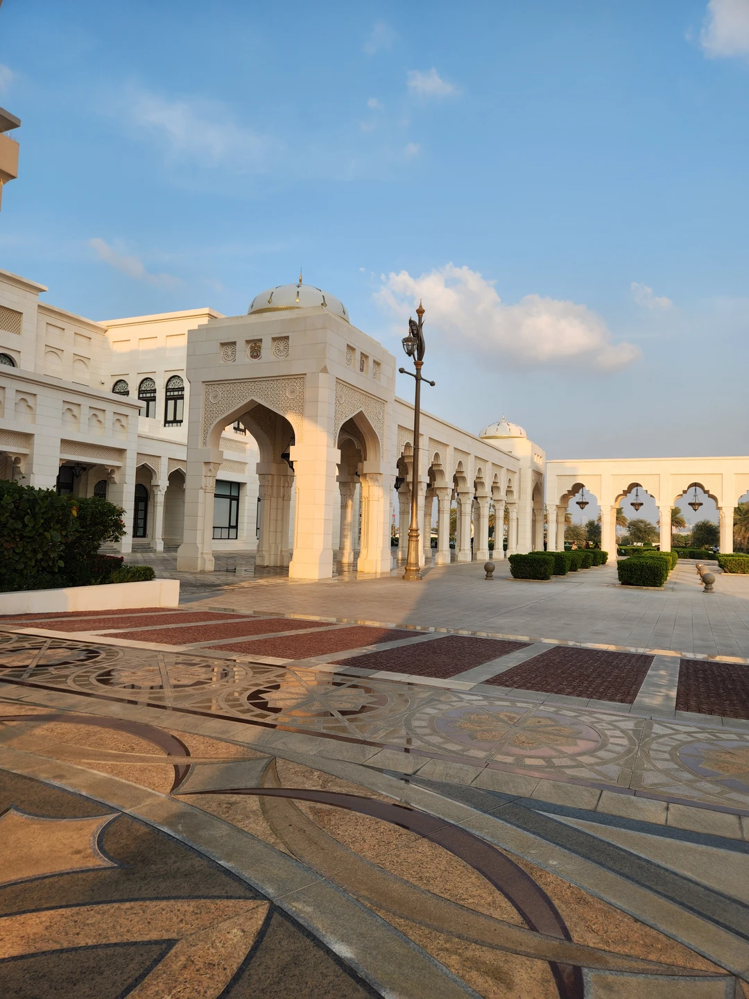 Прекрасный и заботливый гид Бек. Поездка прошла отлично. Комфортный автомобиль. Везде успели. Учитывал наши пожелания