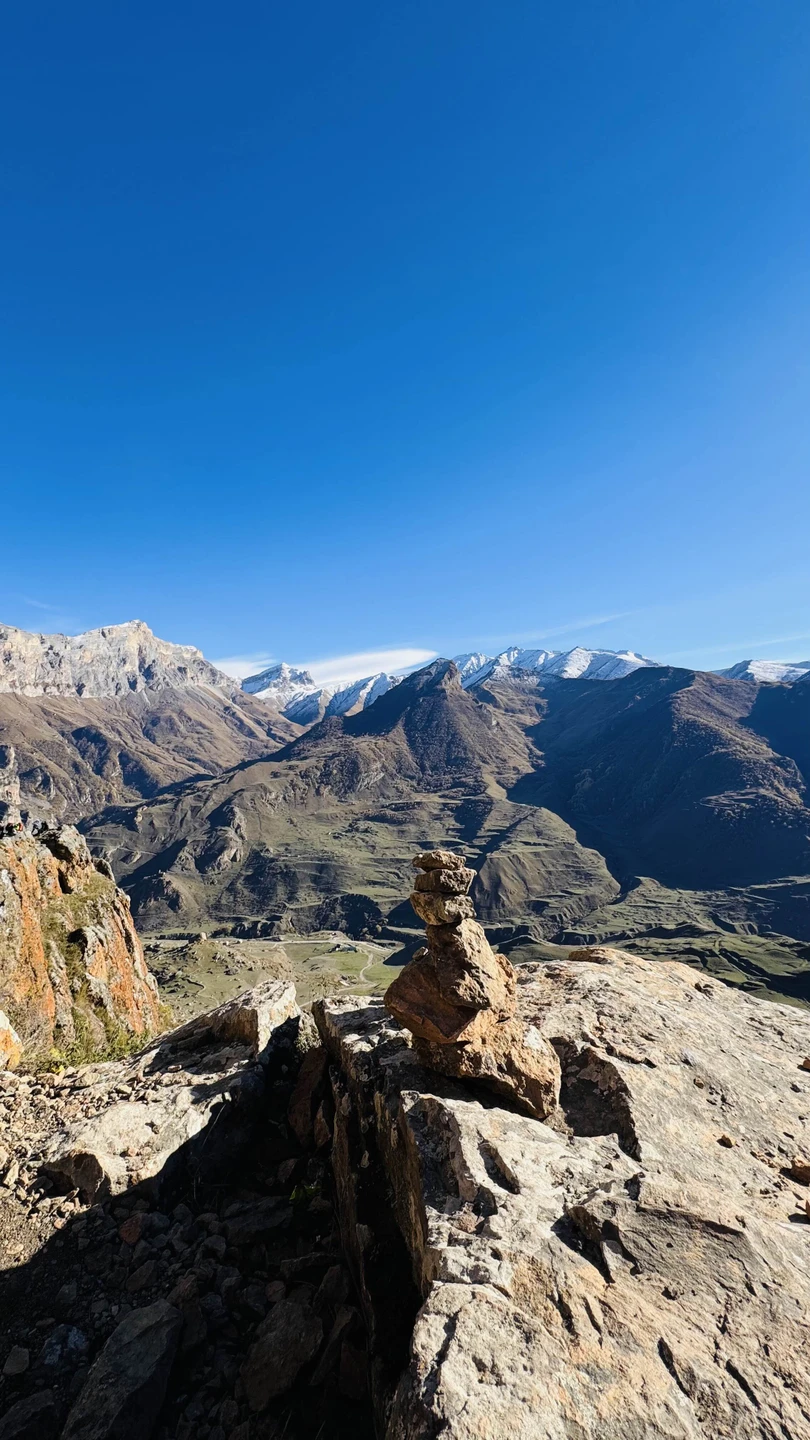 Хочу выразить огромную благодарность за позитивные эмоции, приятные впечатления от поездки с экскурсоводом Альбертом. Человек знающий