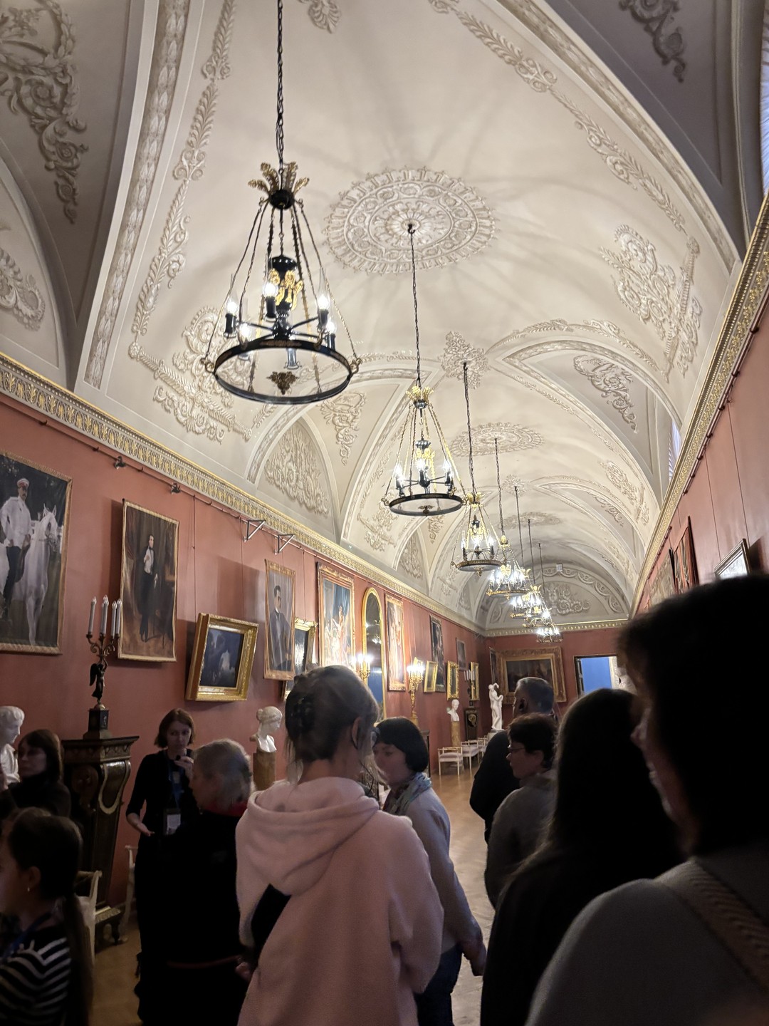 Здравствуйте! Очень понравилась экскурсия. Советую посетить. Экскурсовод Ирина, мастер своего дела