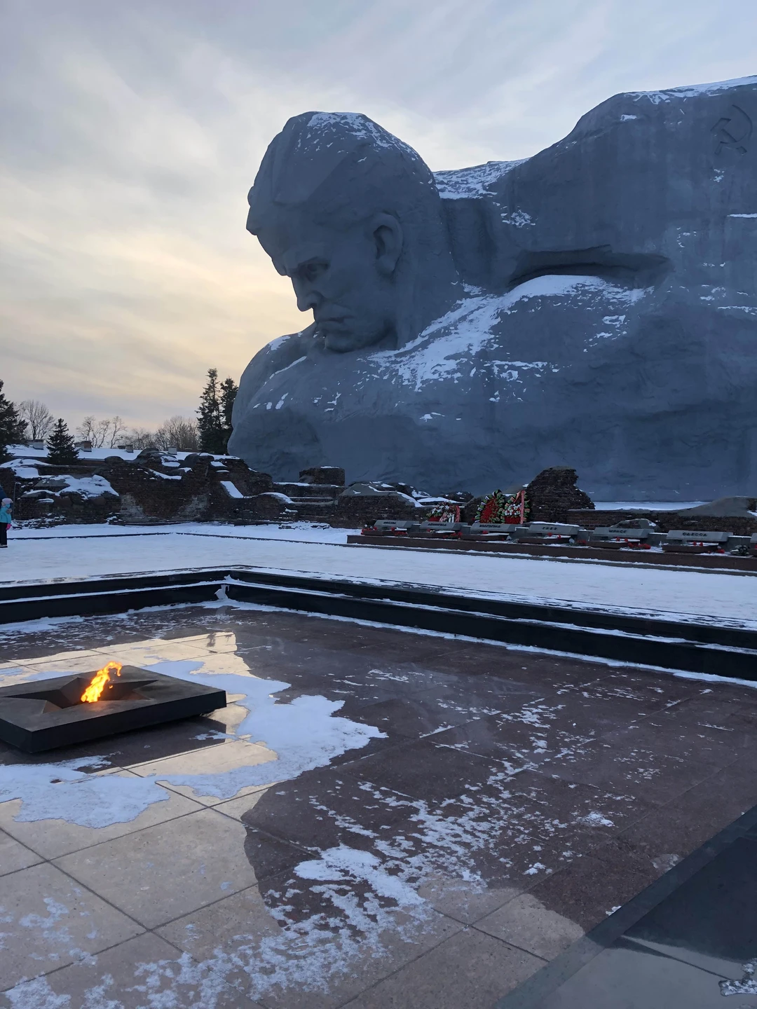 Великолепно! Автобус комфортабелен и удобен,водитель профессионал! Егор много знает,интересно и с юмором подает материал,говорит четко и