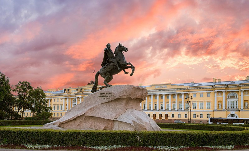 Обзорная по Петербургу с посещением Петропавловской крепости и Кунсткамеры