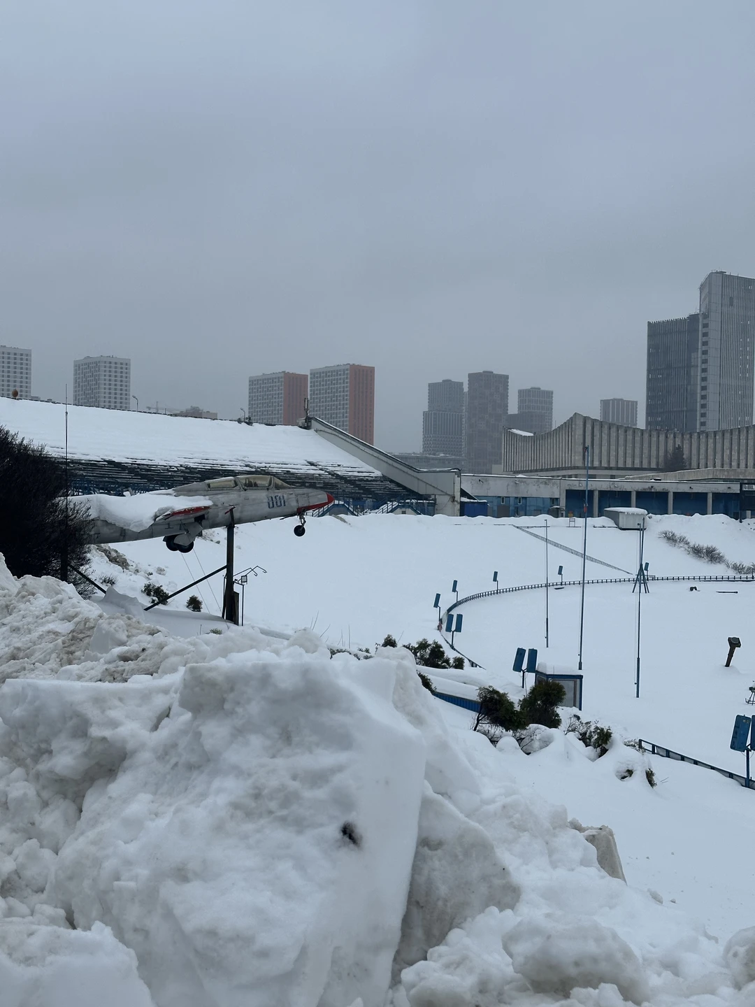 Оба экскурсовода классные и интересные. Три часа пролетели как миг. Спасибо тем, кто хранит память и рассказывает так интересно ❤️