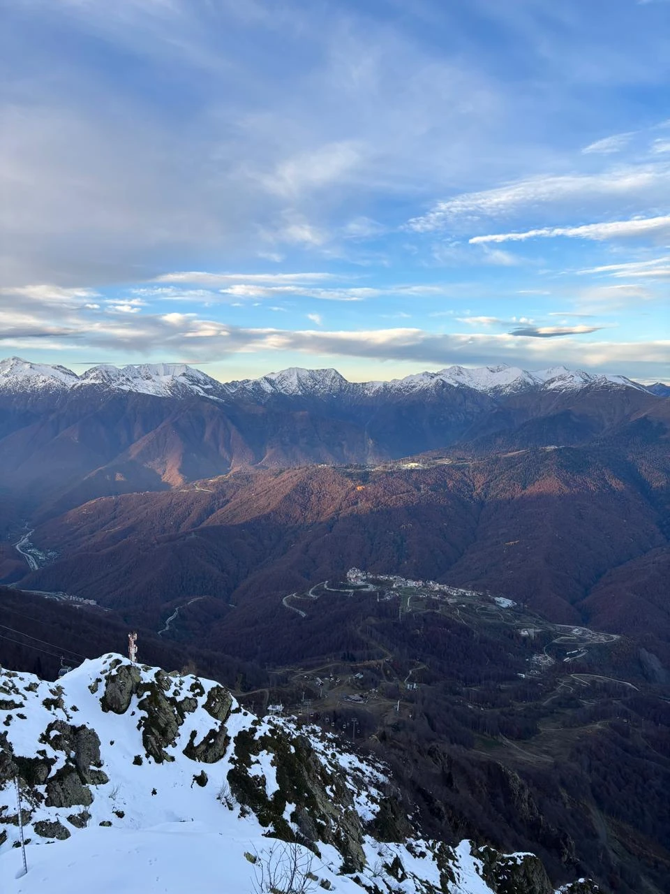 Брала экскурсию Красная Поляна, закат в горах. Экскурсовод Денис очень открытый, доброжелательный и тактичный человек!