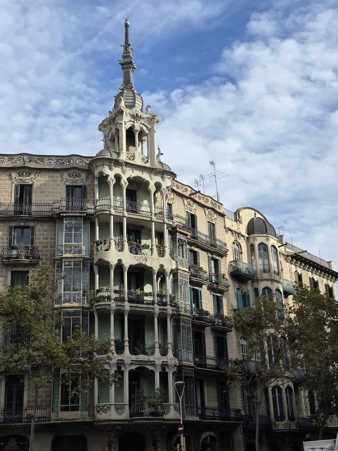 Получилась замечательная, насыщенная и познавательная экскурсия!!! Проводила её гид Екатерина. Настоящий профессионал. Посетили с ней множество