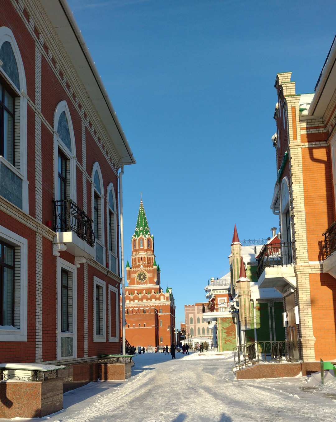 Во-первых, огромное спасибо организаторам за то, что приняли во внимание мои пожелания именно гида Рустема! Я