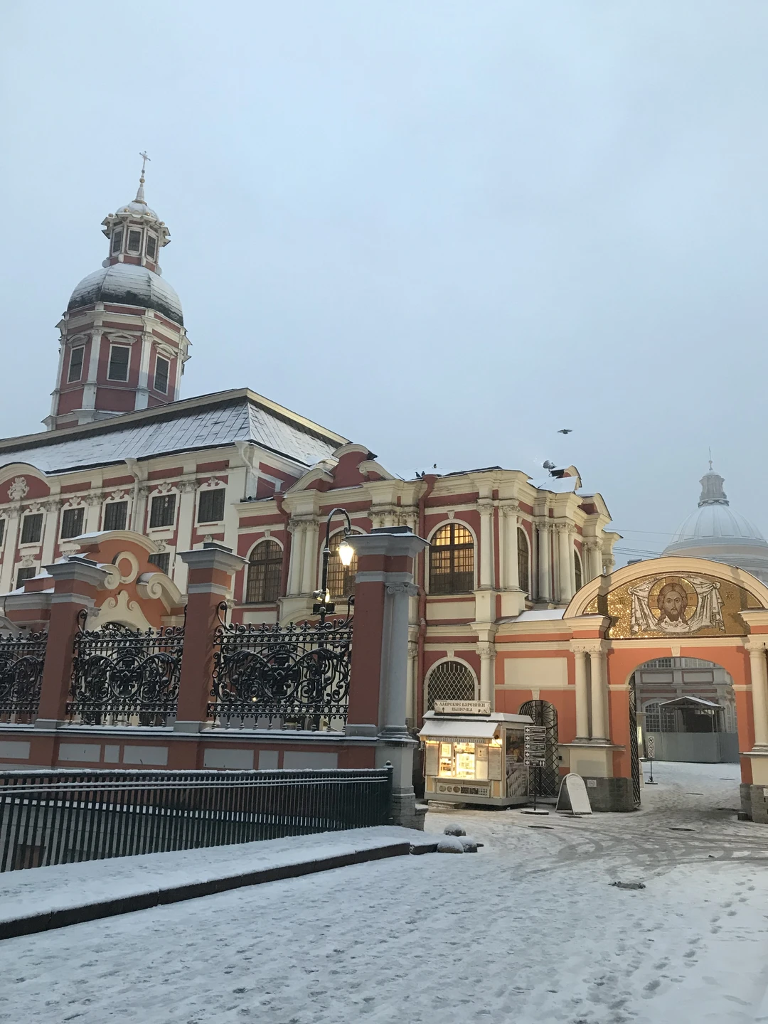 Константин- прекрасный гид! Мне повезло «окунуться» в мир истории с таким увлечённым своим делом человеком! Рекомендую!