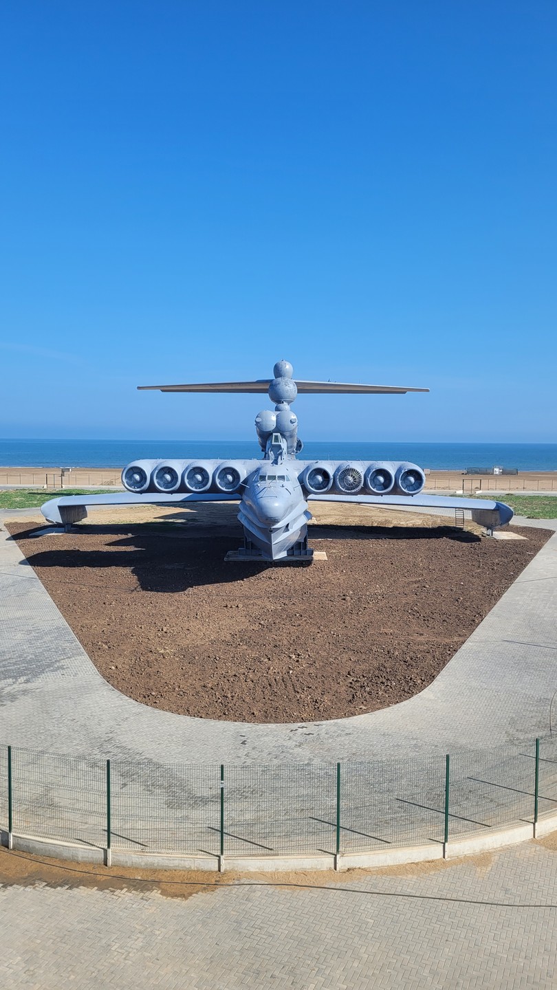 Ездили на экскурсию в Дербент с гидом Пахрудином нашей большой компашкой, семьёй в возрасте от 10