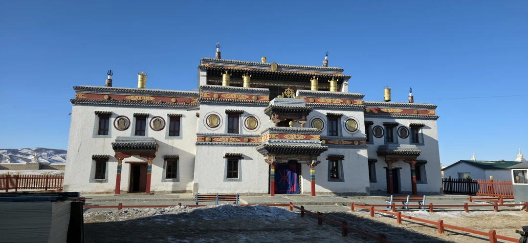 Монголия… Вот мы и вернулись из нашего небольшого зимнего путешествия по "стране вечно синего неба". Один