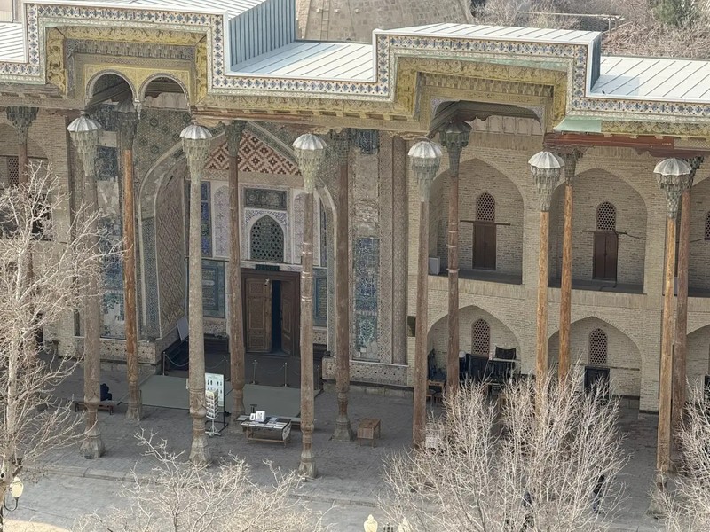 В марте были на экскурсии в Бухаре. Экскурсия длилась 6 часов, была насыщенной и интересной- на