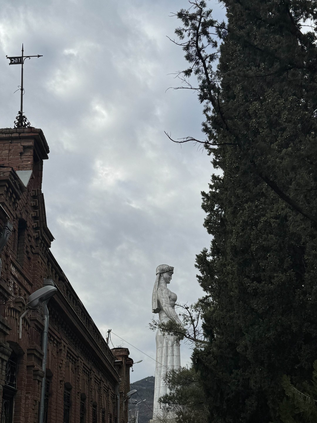 Добрый день! Хотела бы оставить отзыв о поездке в Тбилиси) Все прошло просто отлично! Гид Меружан