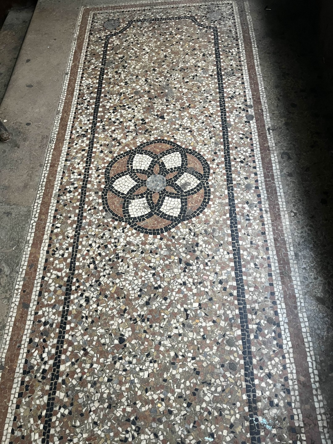 Питерский лайфстайл: по старинным парадным и дворам-колодцам доходных домов (Сания)