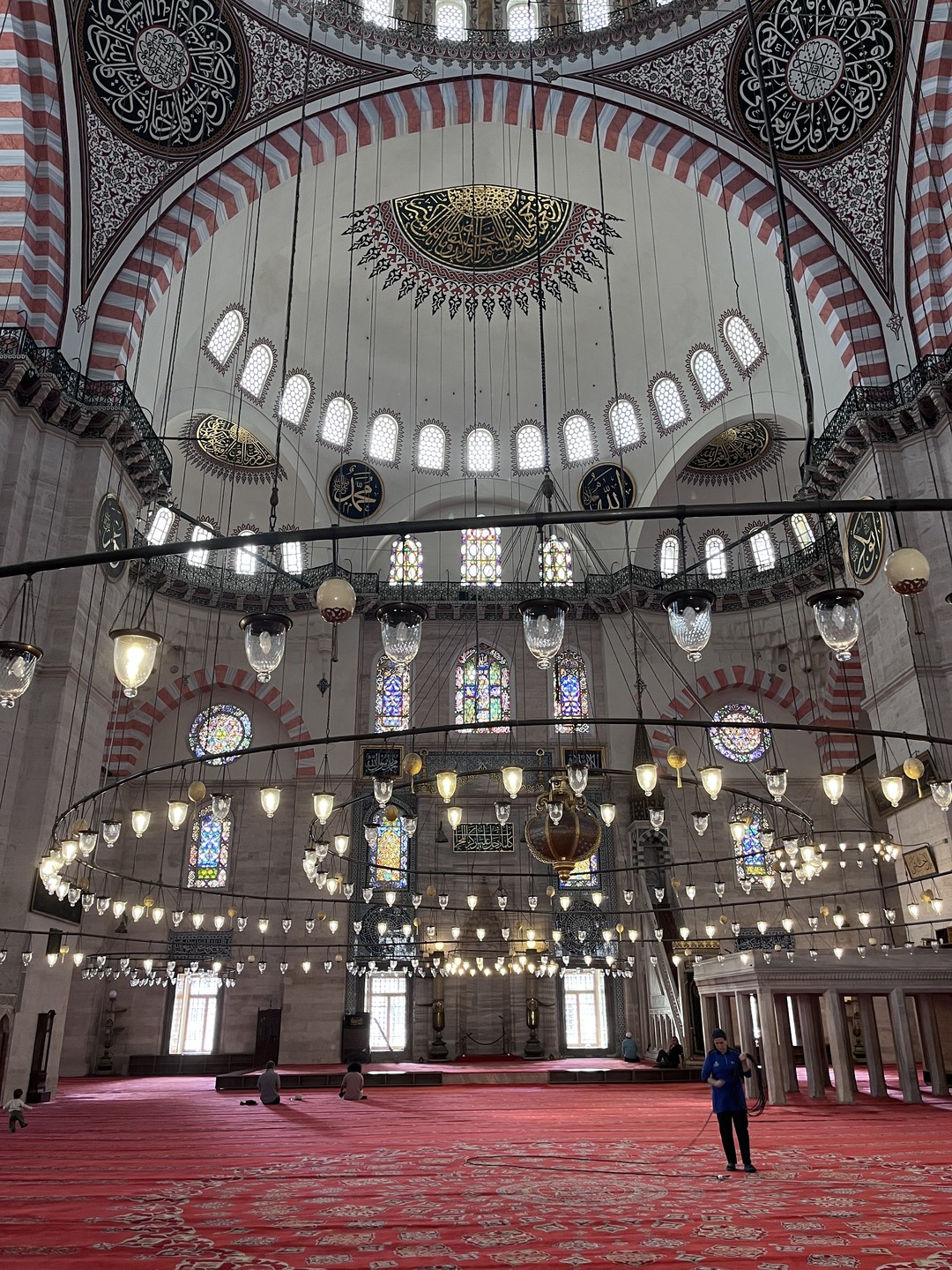 Мы прекрасно провели время с гидом Джесимом. Были особенно впечатлены его владением русского языка. Джесим поведал