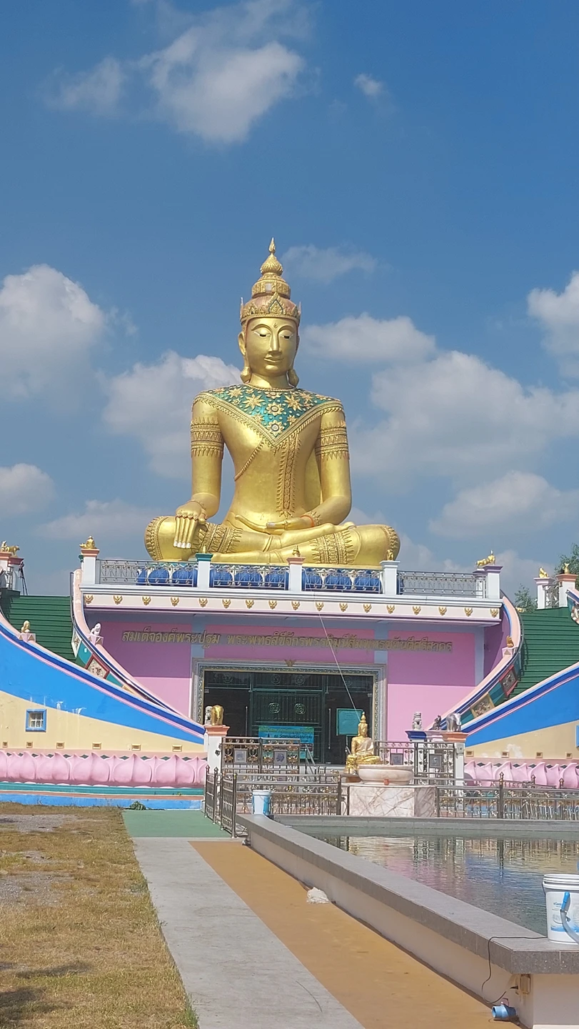 Экскурсия будет особенно интересна тем, кто в Тае впервые и не был в провинции. Впрочем, и матерые таетуристы получат немало новых впечатлений