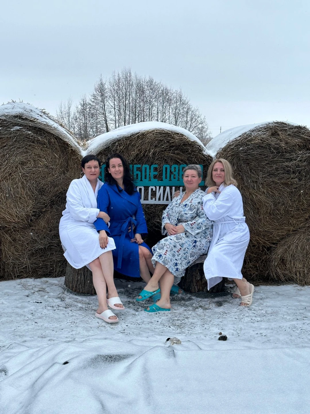 Нам так понравилось в первый день с Ириной, что на следующий день мы поехали с ней на Голубое озеро. Шикарно🔥🔥🔥