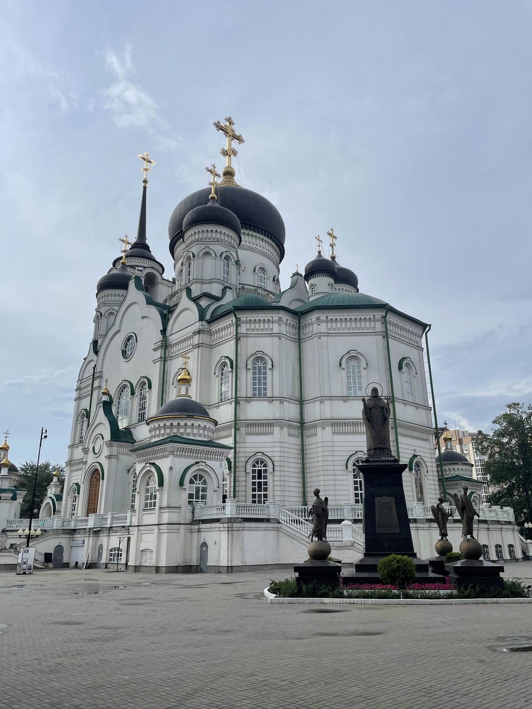 Экскурсия хоть и короткая по времени, но очень содержательная! Алексей знает интересные факты и историю каждого