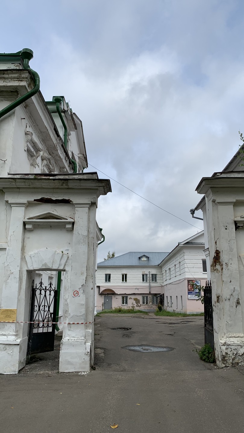 Владимир влюбил нас в Шую. Накануне мы очень расстроились от увиденного, вернувшись в город, спустя 50
