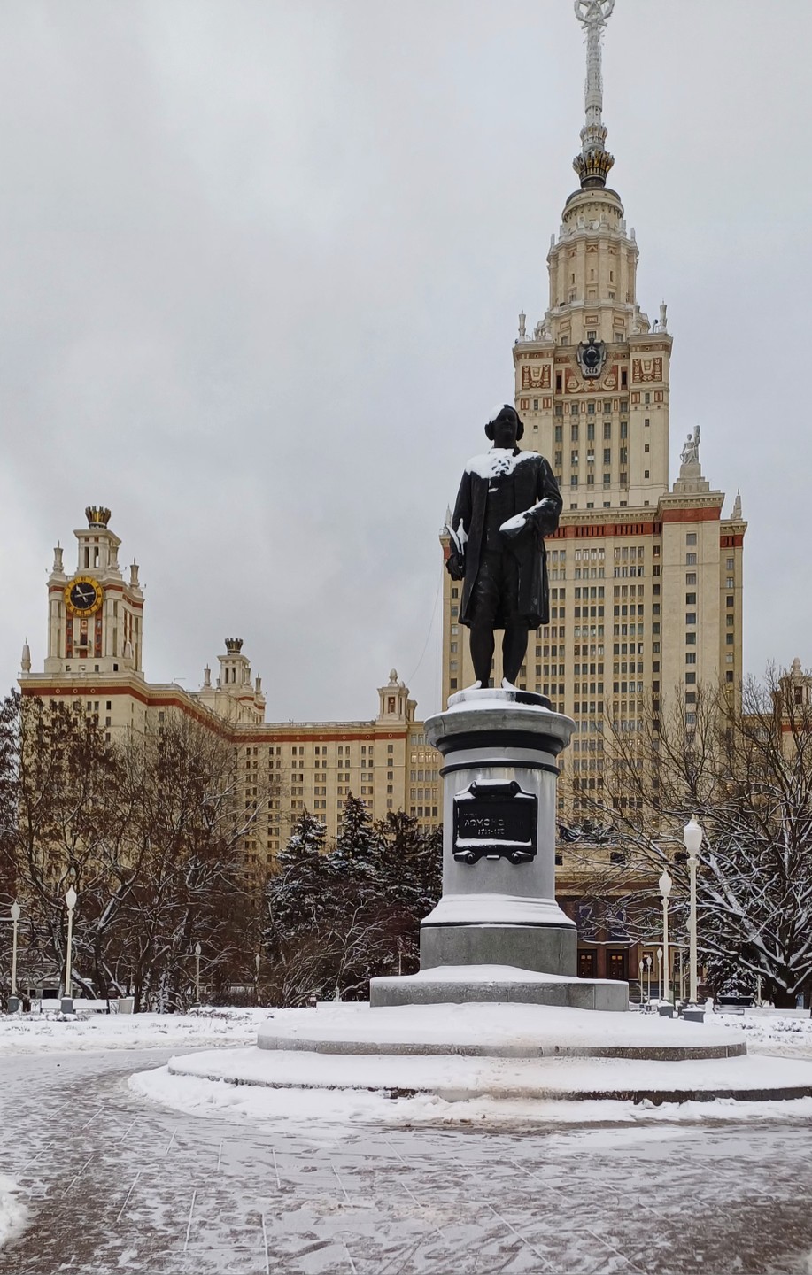 Экскурсия «Ах, горы, Воробьёвы горы» с гидом Дианой оставила очень приятное впечатление. Несмотря на то, что