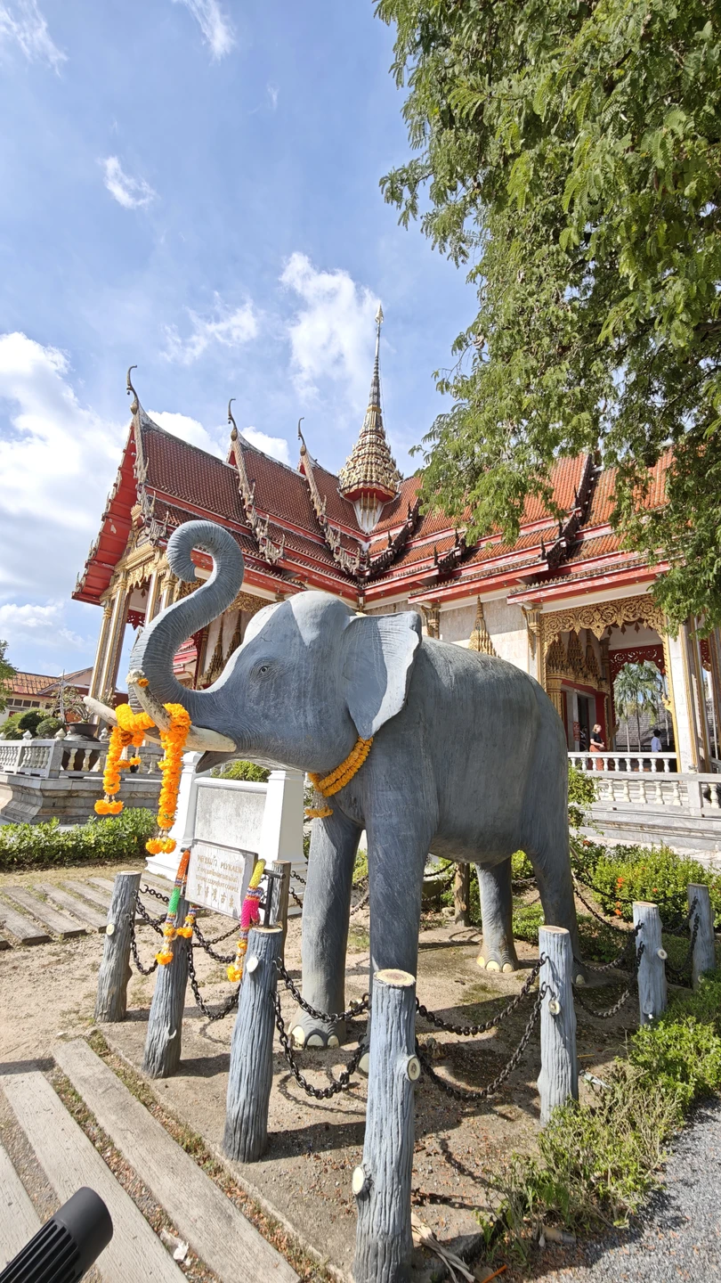 Брала экскурсию для мамы, сама была в Таиланде раз 5, но рассказчик из меня не очень:)