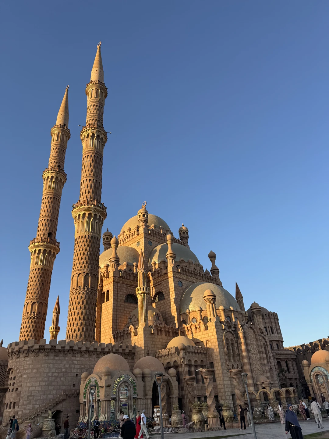 Было очень интересно узнать о истории, наш гид Иад - профессионал с большой буквы, даже малышу 5 лет было очень интересно. Спасибо