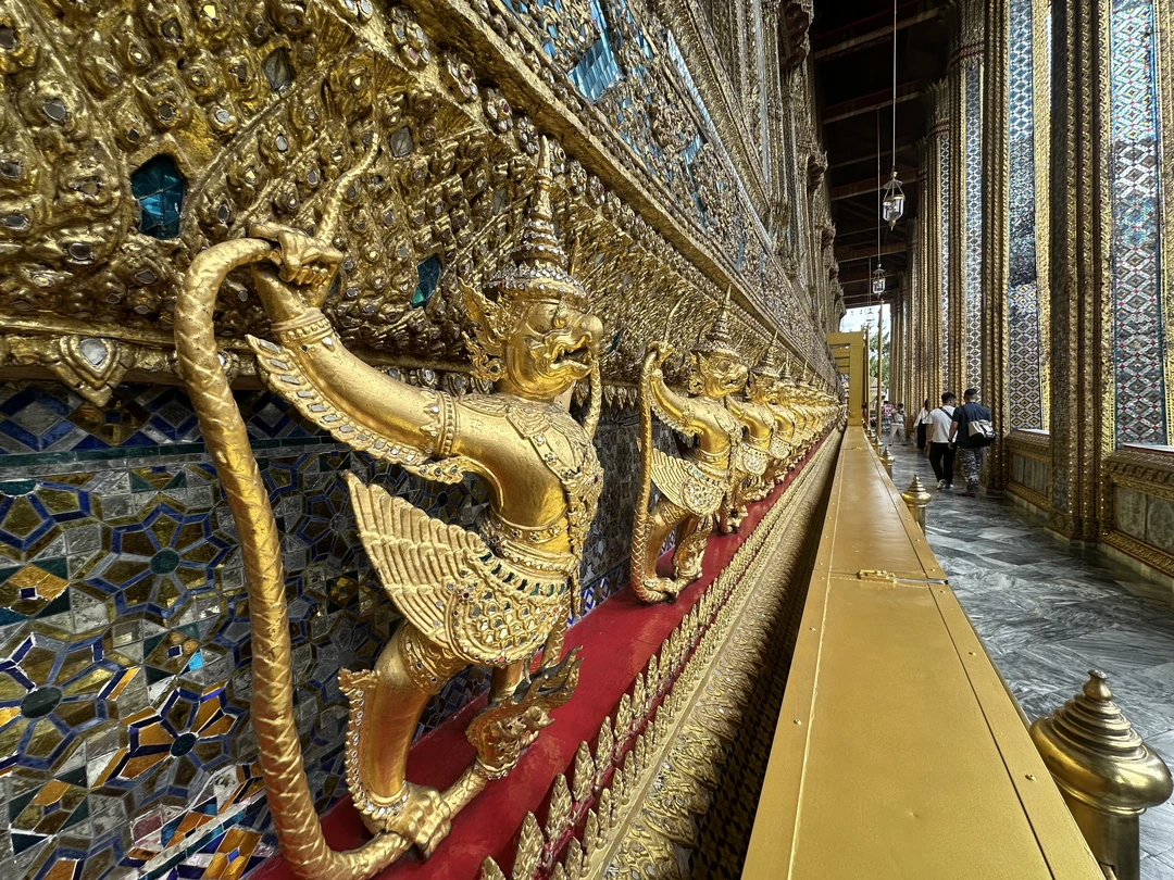 Если вы хотите увидеть Бангкок не глазами туриста, а почувствовать настоящий дух города, я искренне рекомендую