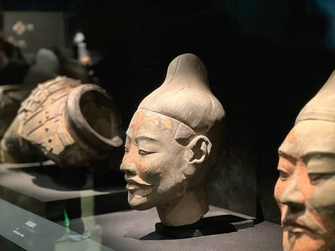 Экскурсия была насыщенной, интересной и познавательной. Гид поделился увлекательными фактами и легендами, а также помог почувствовать